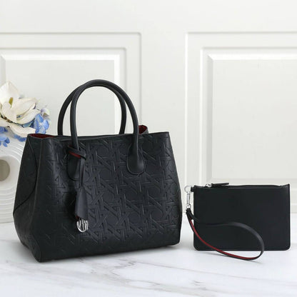 DIOR 
GOOD  QUALITY  
125 dhs🇦🇪

Zain39
♥️♥️♥️