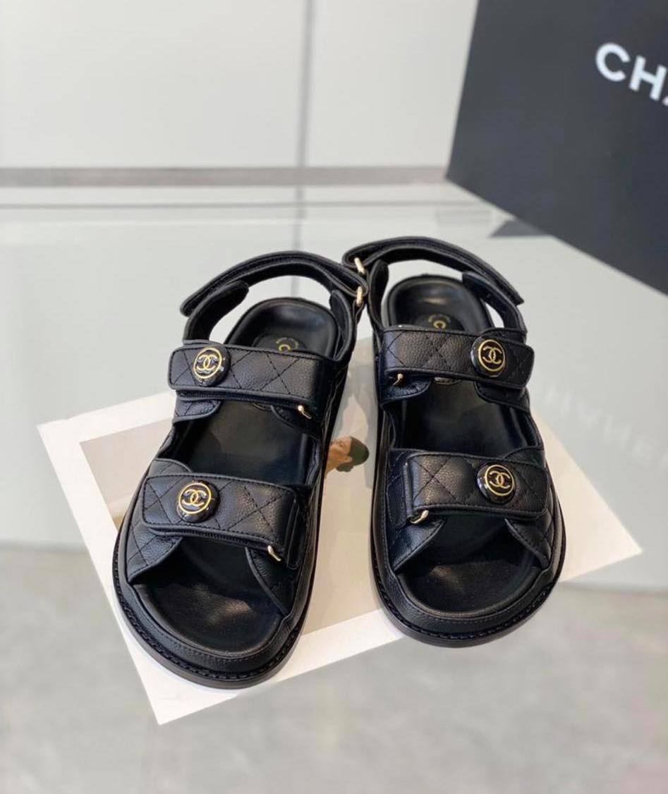 Chanel

Size 36to42        

65 dhs🪙🌨️

Zain163
♥️♥️♥️