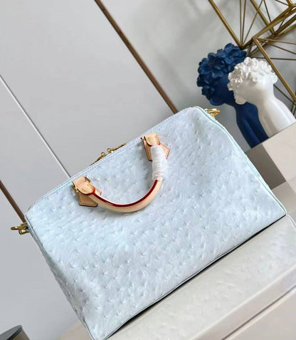 LV
SPEEDY

SIZE 30 cm

For Price 👇 WhatsApp✅
0568585901 
0507557372
0552275751 Owner Zain 👌


Zain274
♥️♥️♥️
