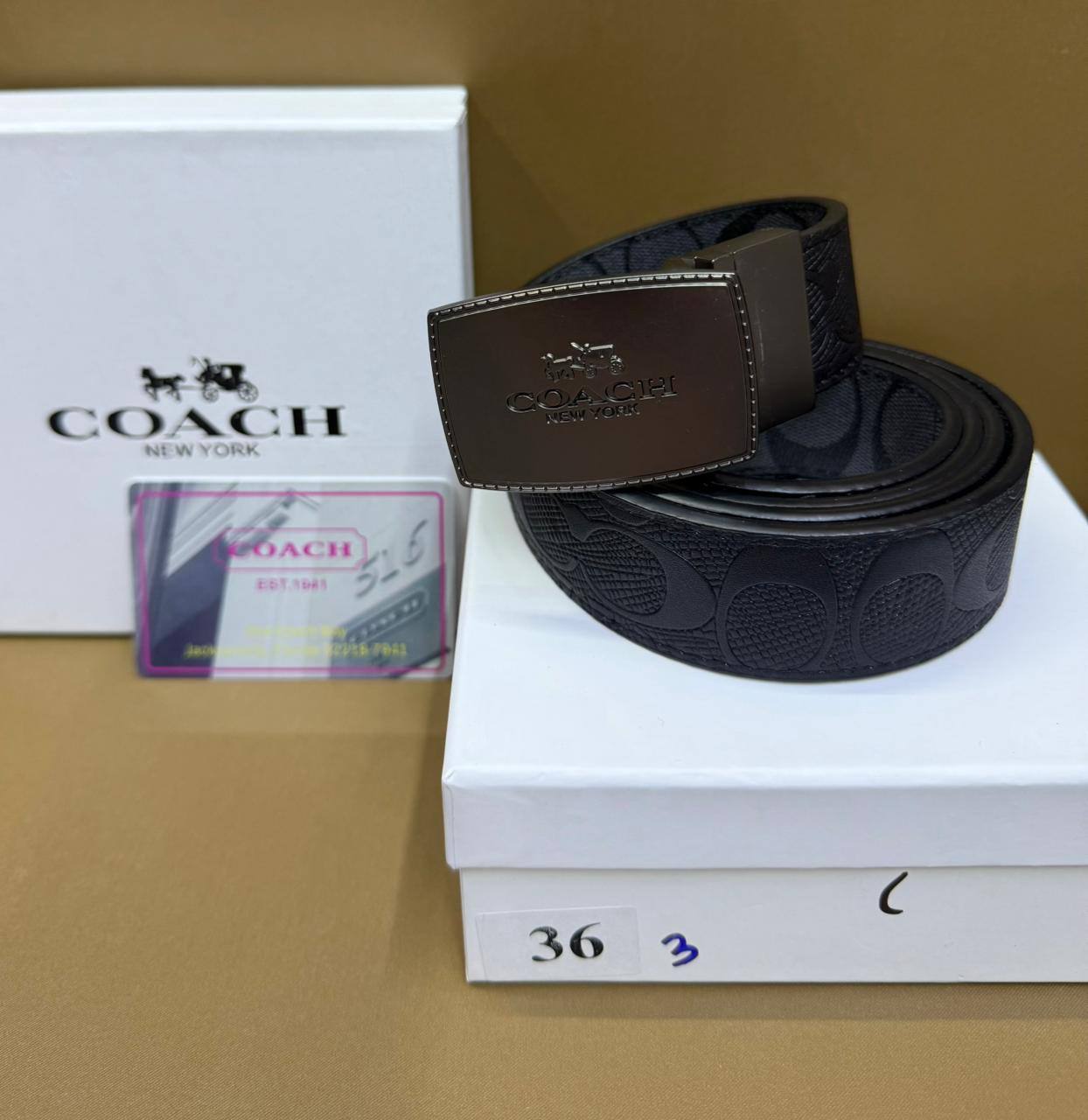 Loewe Belt

With box 
🎁🎁🎁

40 dhs🪙💕

Zain93
♥️♥️♥️