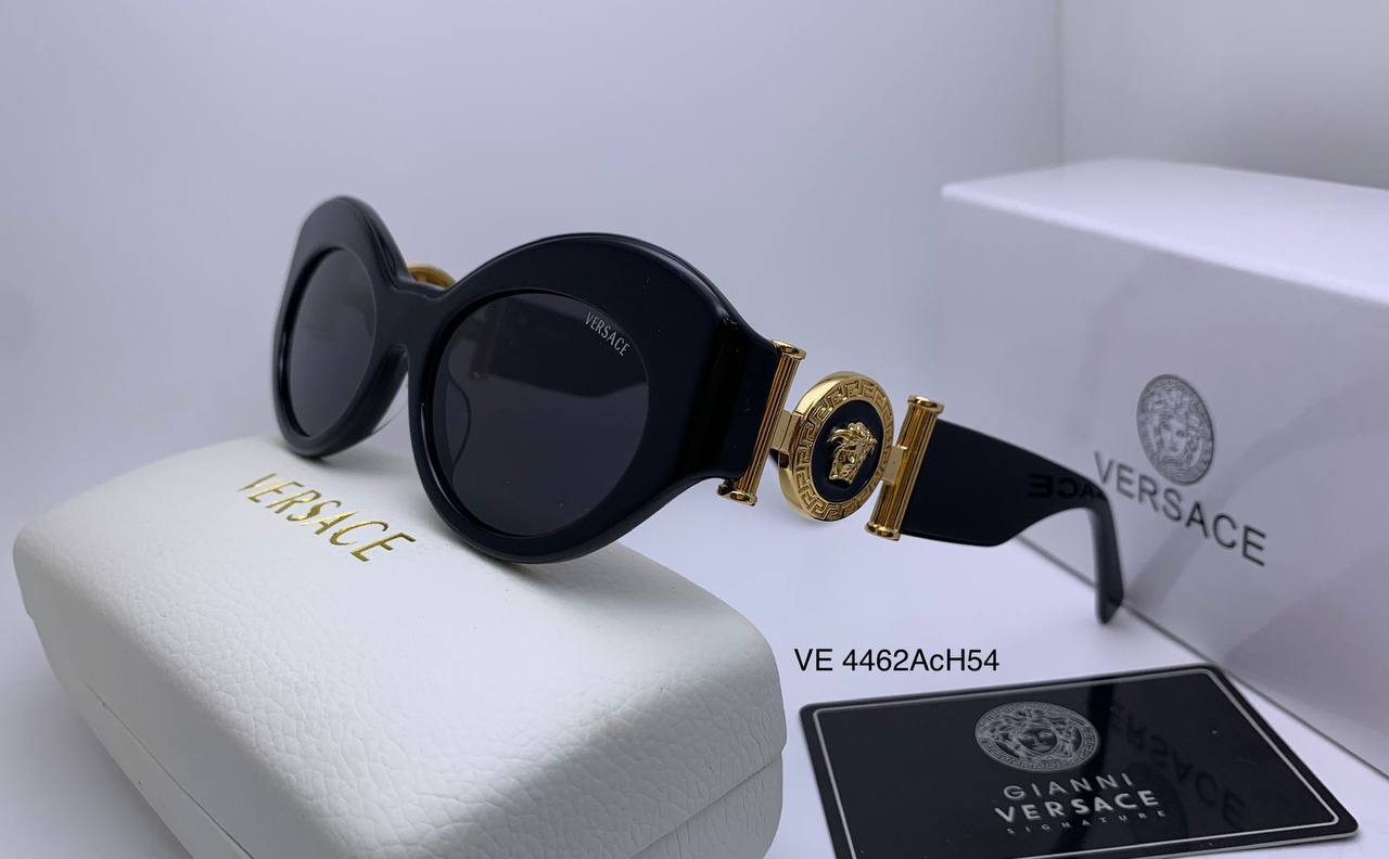 Versace
Ladies super Master quality 
180 dhs✅

Zain126
♥️♥️♥️