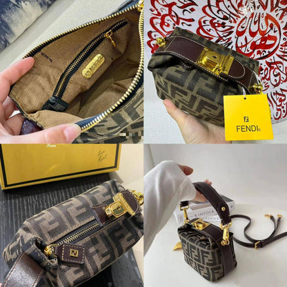 🌹Fendi Vintage 
1️⃣ First Quality +box🎁
Size : 16 * 11 cm
95 dhs💓
with box🎁

Zain115
♥️♥️♥️