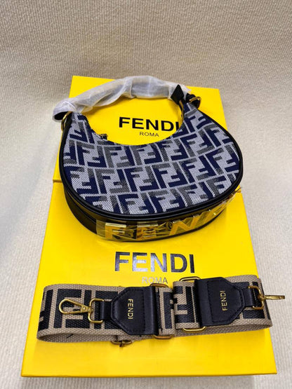 Fendi 
100 dhs✅

with box🎁

size 24cm

Zain213
♥️♥️♥️