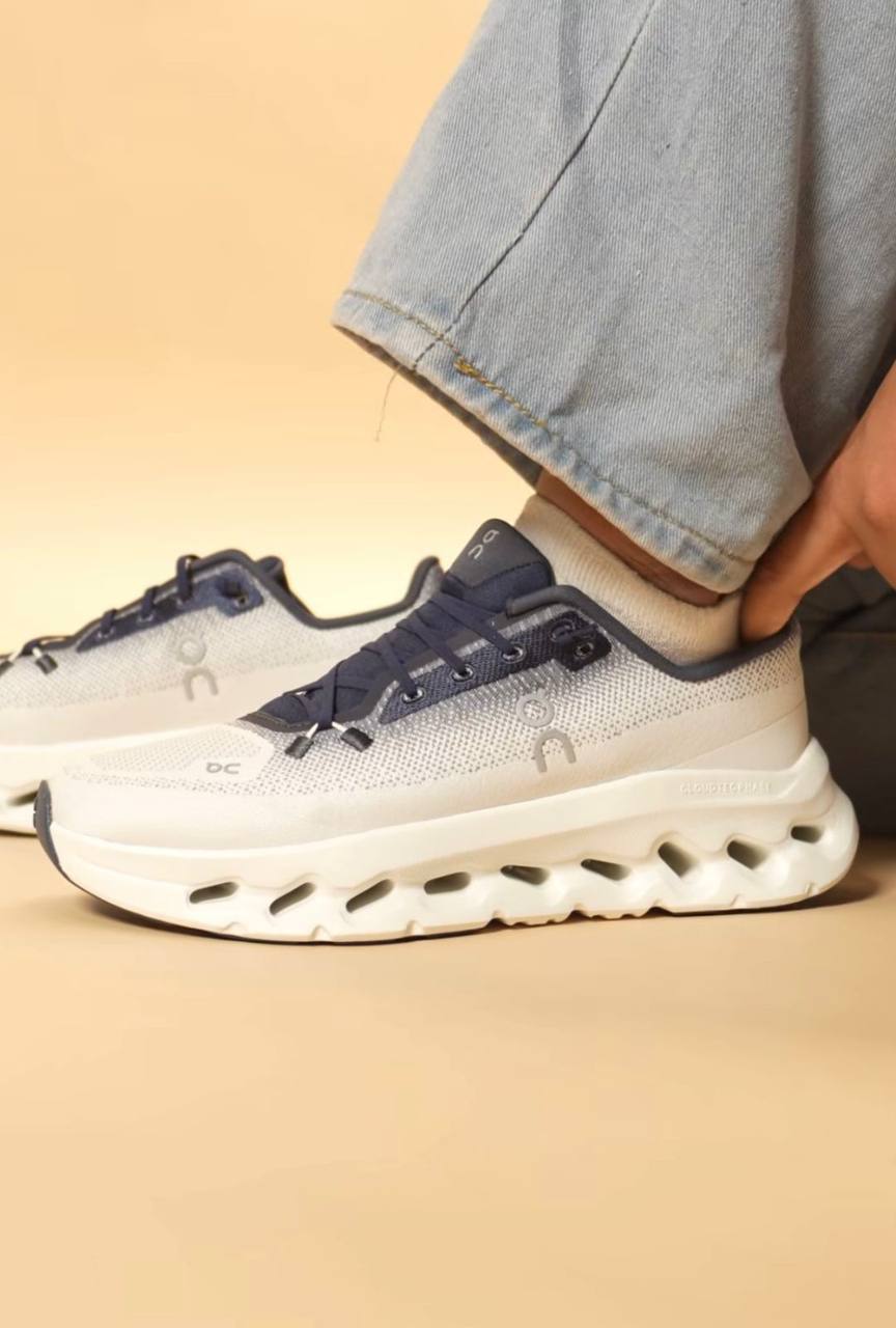 On cloudtilt “midnight Ice, 
Size 36 to 45 , 
230 dhs🪙🌨️

Zain196
♥️♥️♥️