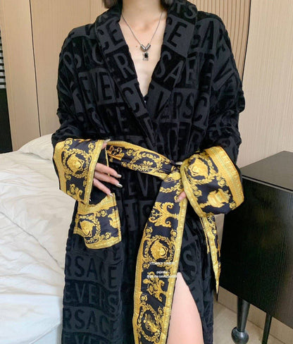 *New collections*                                                
VERSACE BATHROBE
*Super Master quality*
*Sizes:FREE SIZE*

750 dhs🇦🇪🇦🇪

Zain308
♥️♥️♥️