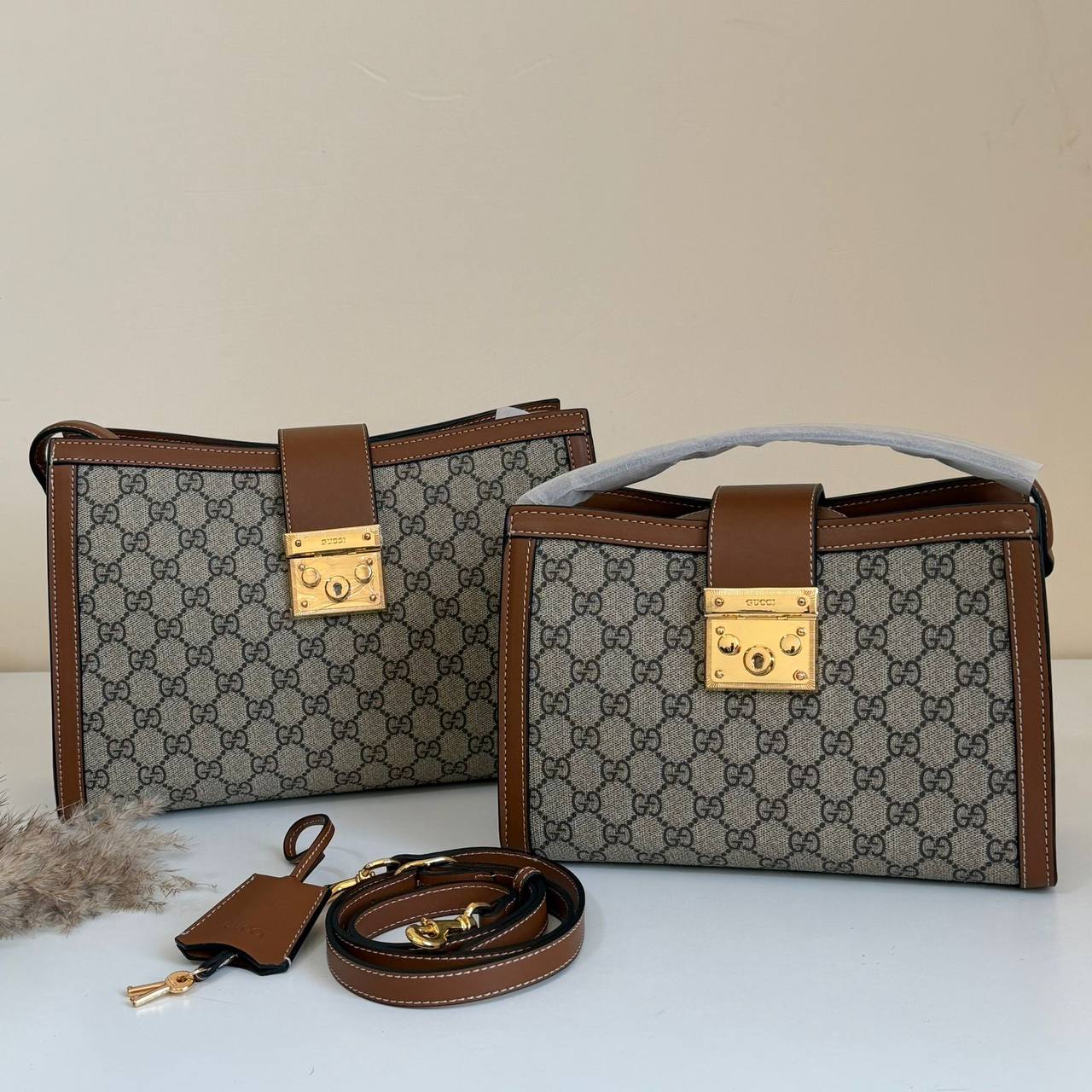 Gucci
Master
270 dhs✅ Small
290 dhs✅ Big

Zain134
♥️♥️♥️