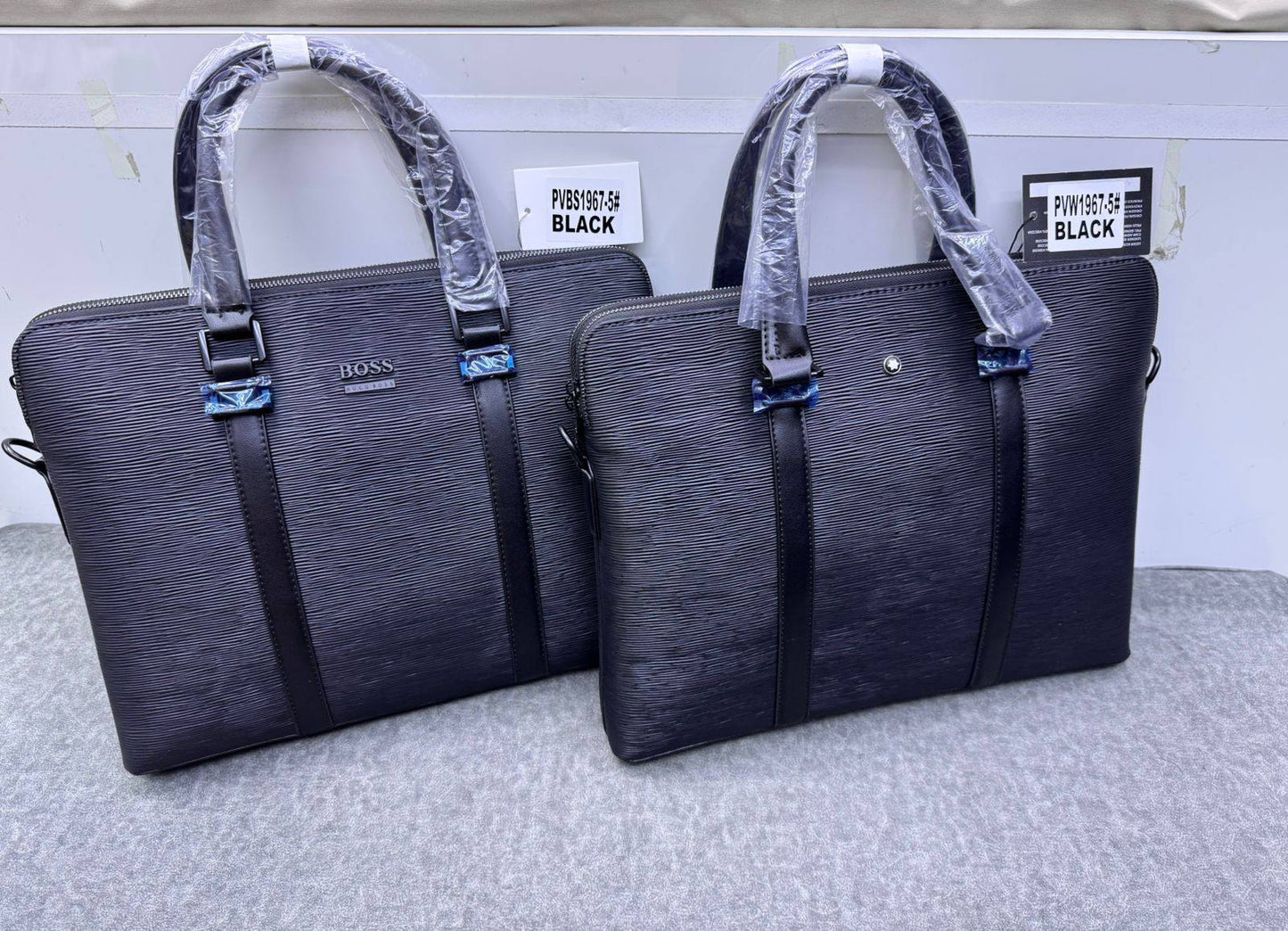laptop bag 
size:38 
105 dhs❣️

Zain114
♥️♥️♥️