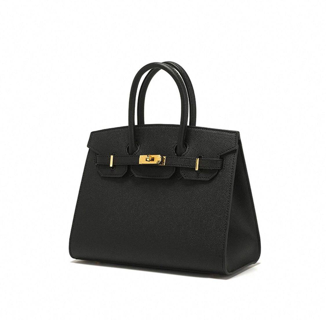 Hermes 
95 dhs✅
size 21×10×15cm

Zain213
♥️♥️♥️