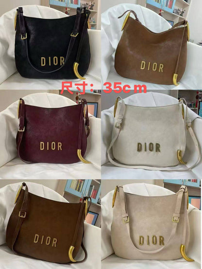 Dior 
Good Quality 
110 dhs❤️

Zain250
♥️♥️♥️