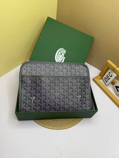 Goyard
With box 🎁🎁🎁

80 dhs✅

Zain136
♥️♥️♥️