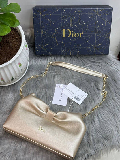 Dior
100 dhs✅

with BOX🌷
🎁🎁🎁

Zain244
♥️♥️♥️