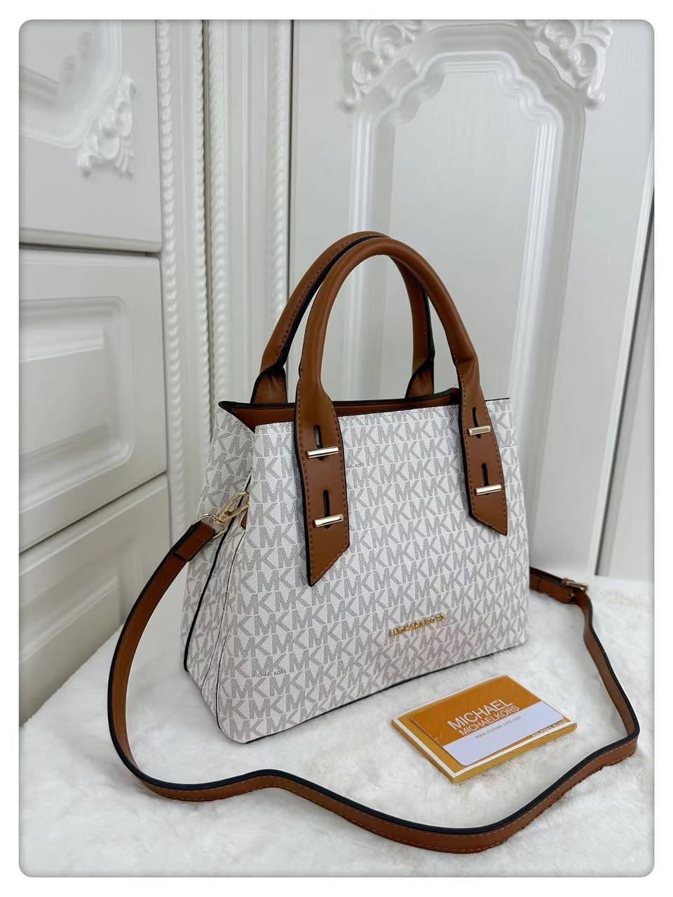 MK 
size :27cm  
110 dhs💓

Zain114
♥️♥️♥️