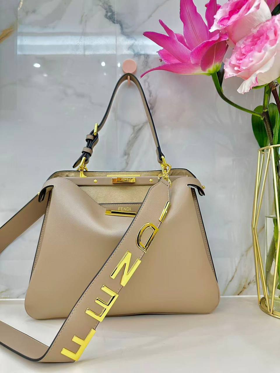 Fendi
High Quality
130 dhs🪙🌨️

Zain143
♥️♥️♥️