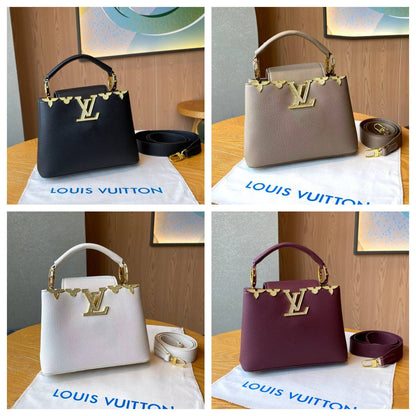 lv

best quality 
with box
125 dhs🇦🇪🇦🇪

size22CM

Zain290
♥️♥️♥️