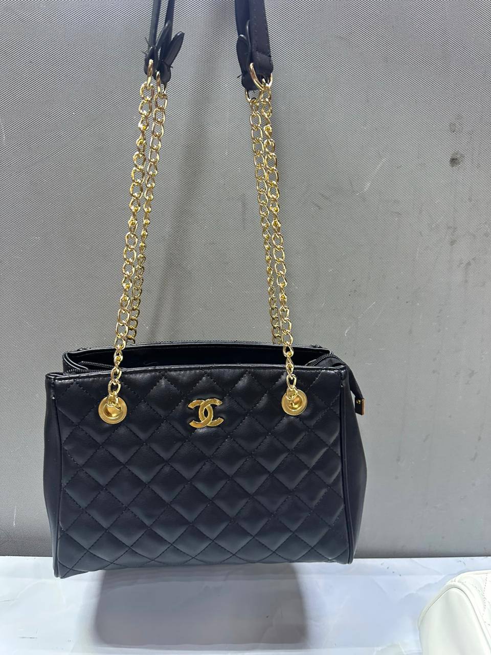 Chanel 
70 dhs🪙🌨️

Zain50
♥️♥️♥️