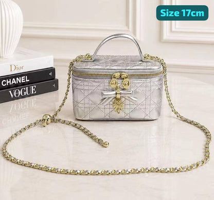 Dior

Good quality 
with box 

100 dhs🇦🇪🇦🇪🇦🇪

Zain186
♥️♥️♥️