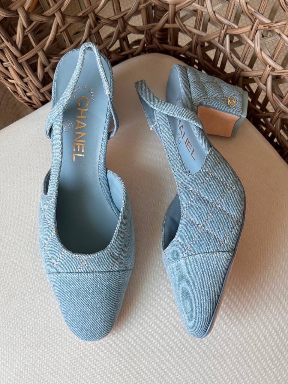 CHANEL
✨ Collection
👠 36–41
💎 Premium Quality
🔥 Super Master
450 dhs🇦🇪🇦🇪

Zain198
♥️♥️♥️