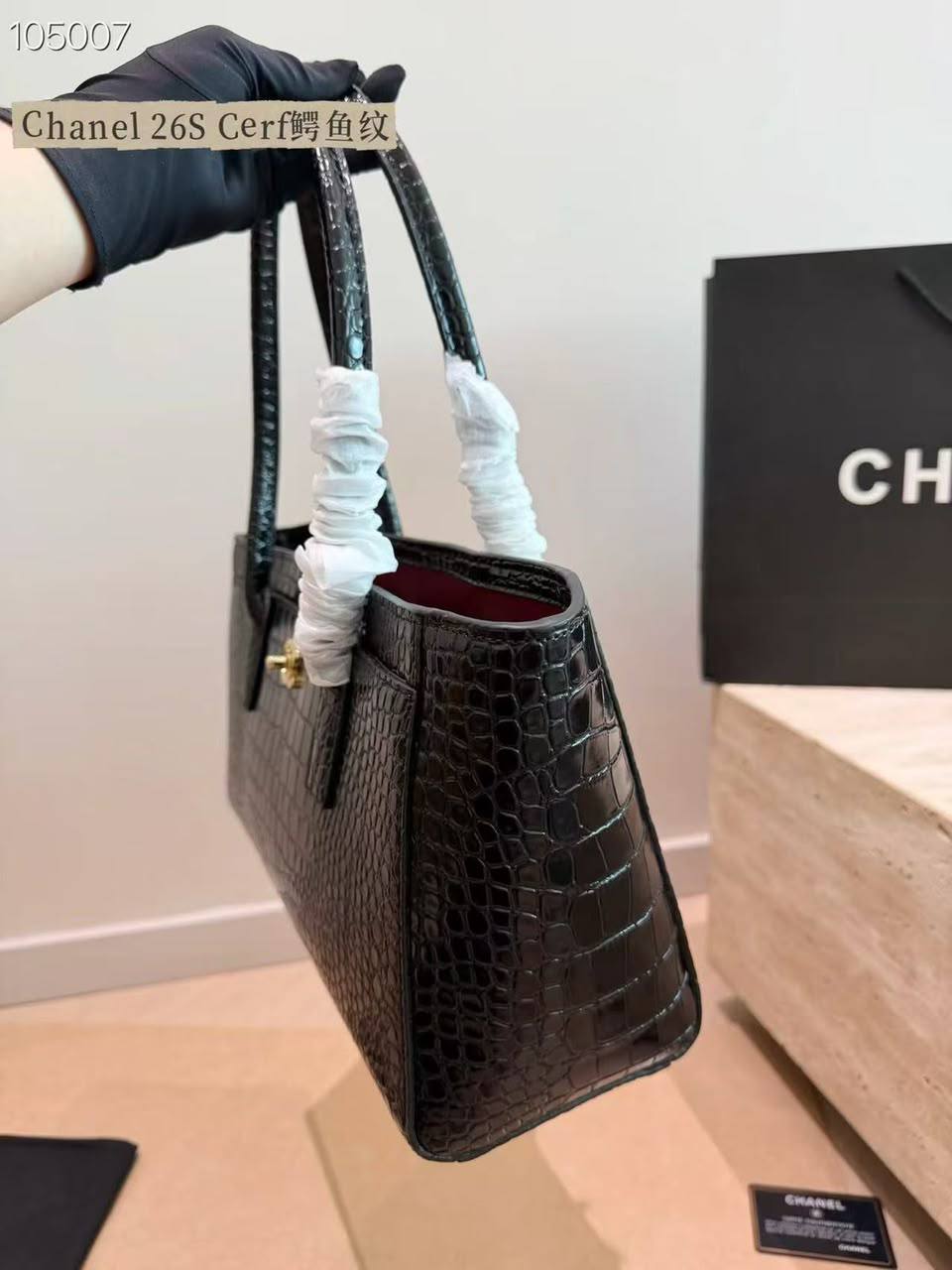 Chanel
Copy one 
with box 
280 dhs🇦🇪🇦🇪

Zain137
♥️♥️♥️