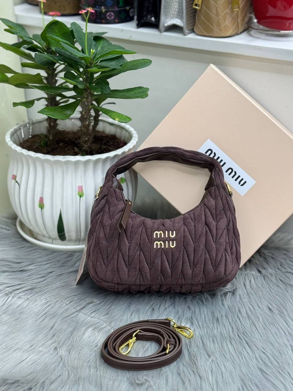 MIU MIU
SIZE  ……… 22 CM 🥰
95 dhs🇦🇪
with BOX🌷

Zain244
♥️♥️♥️