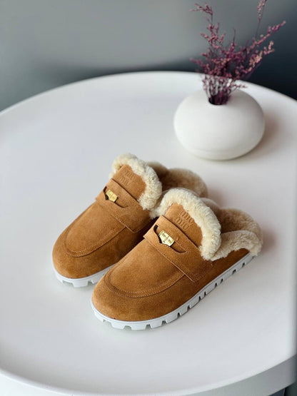 Miu Miu
Size 36_41
Super high quality* 
420 dhs🪙🌨️

Zain176
♥️♥️♥️