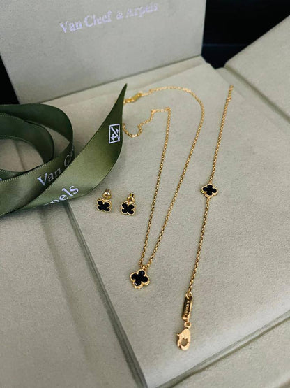 MINI SET 
NECKLACE BRACELET 
EARRINGS
VANCLEAF
MASTER✨💫

110 dhs🇦🇪🇦🇪

WITH BOX AND PAPER BAG🛍️🎁
Zain89
♥️♥️♥️