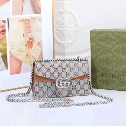 Gucci 
Best quality with box’s 
120 dhs🇦🇪🇦🇪
size 20 Cm

Zain290
♥️♥️♥️