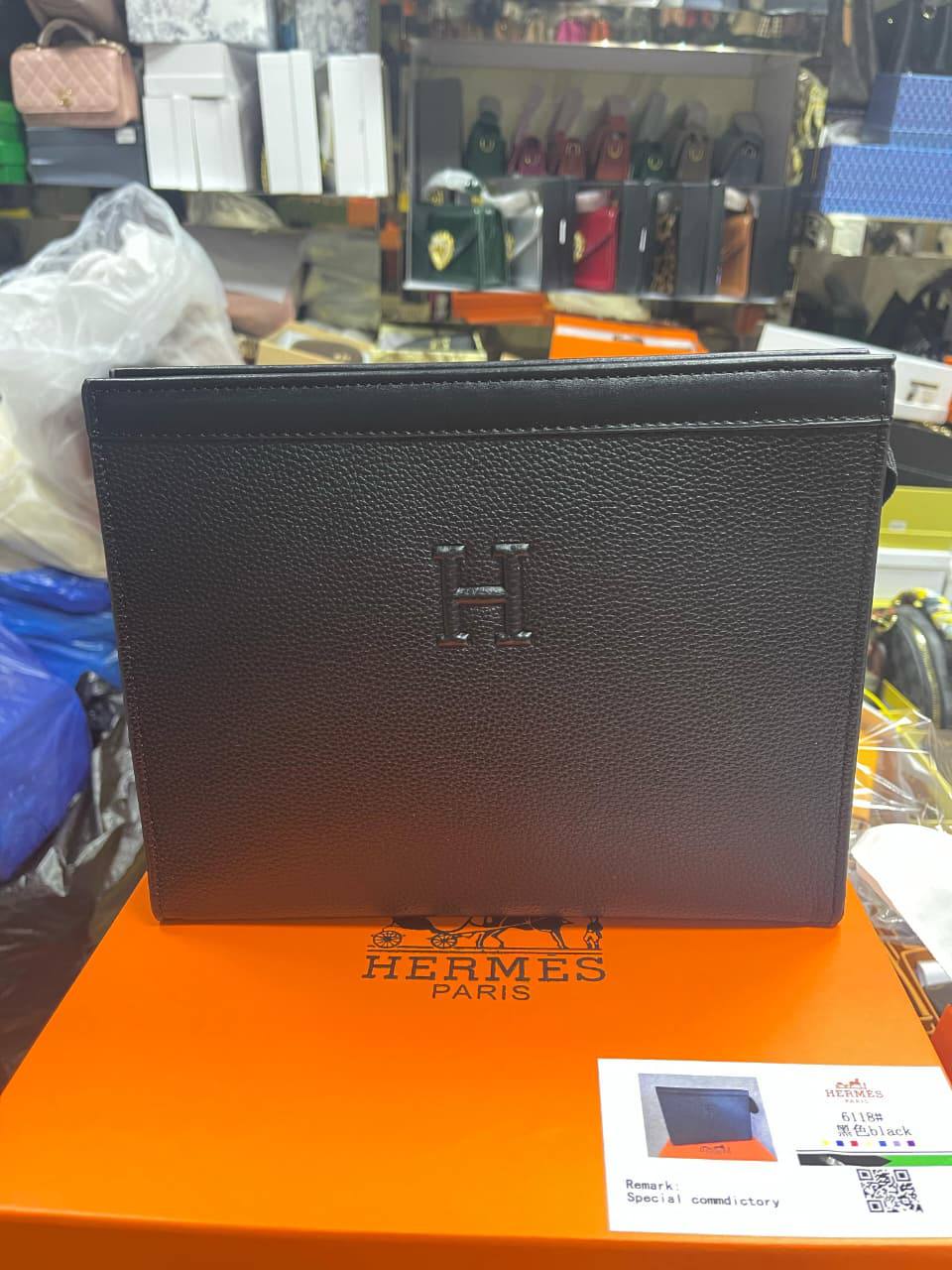 Hermes 
Size: 26cm

With box 
🎁🎁🎁

65 dhs🗽

Zain50
♥️♥️♥️