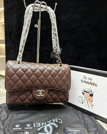 Chanel
100 dhs🇦🇪🇦🇪
With box 📦

Zain07
♥️♥️♥️