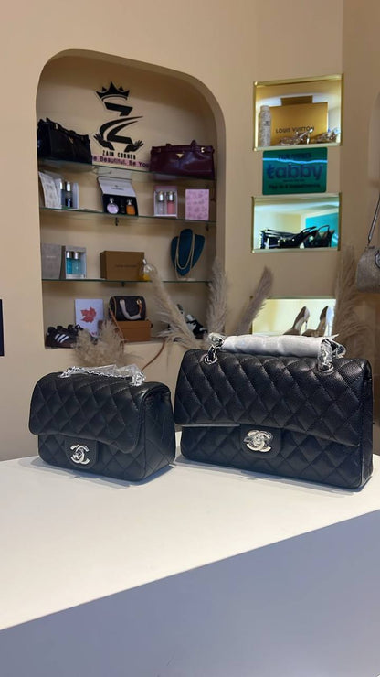 Chanel
very good quality
Size 25 cm  120 dhs💛
Size 20 cm  110 dhs💛

Zainstore
♥️♥️♥️
Zc