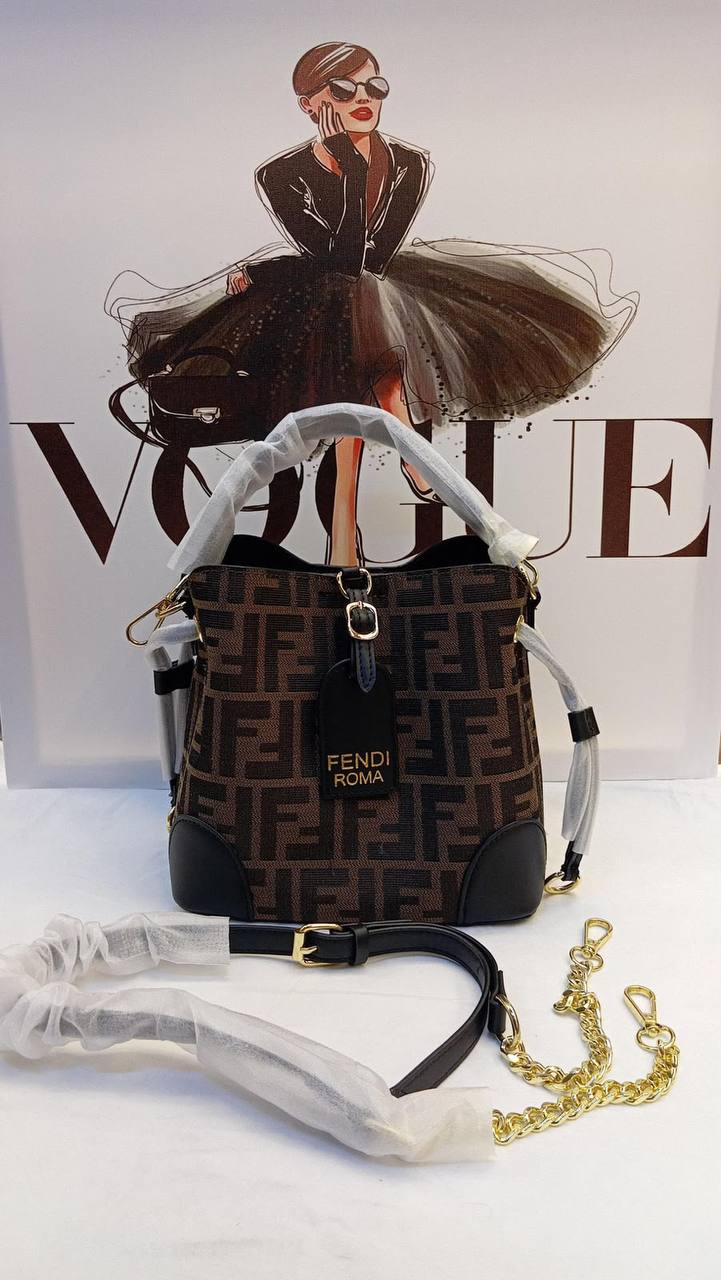 Mixed bags

Best quality

Whith box’s

110 DHS🇦🇪🇦🇪

size 21cm

Zain158
♥️♥️♥️