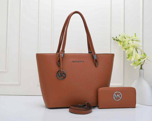 MK 
GOOD QUALITY 
110 dhs✅
SIZE : 32cm

Zain295
♥️♥️♥️