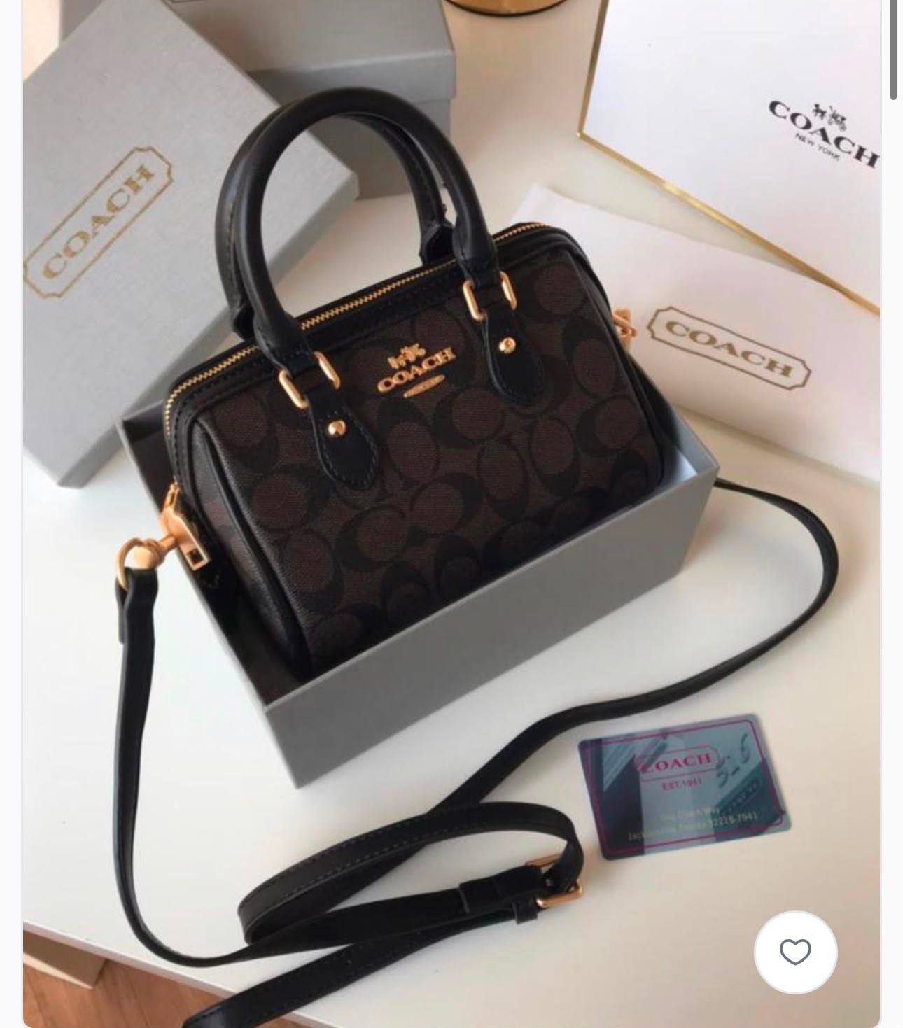 Coach
90 dhs✅
Size：18CM
Good-quality with box

Zain35
♥️♥️♥️