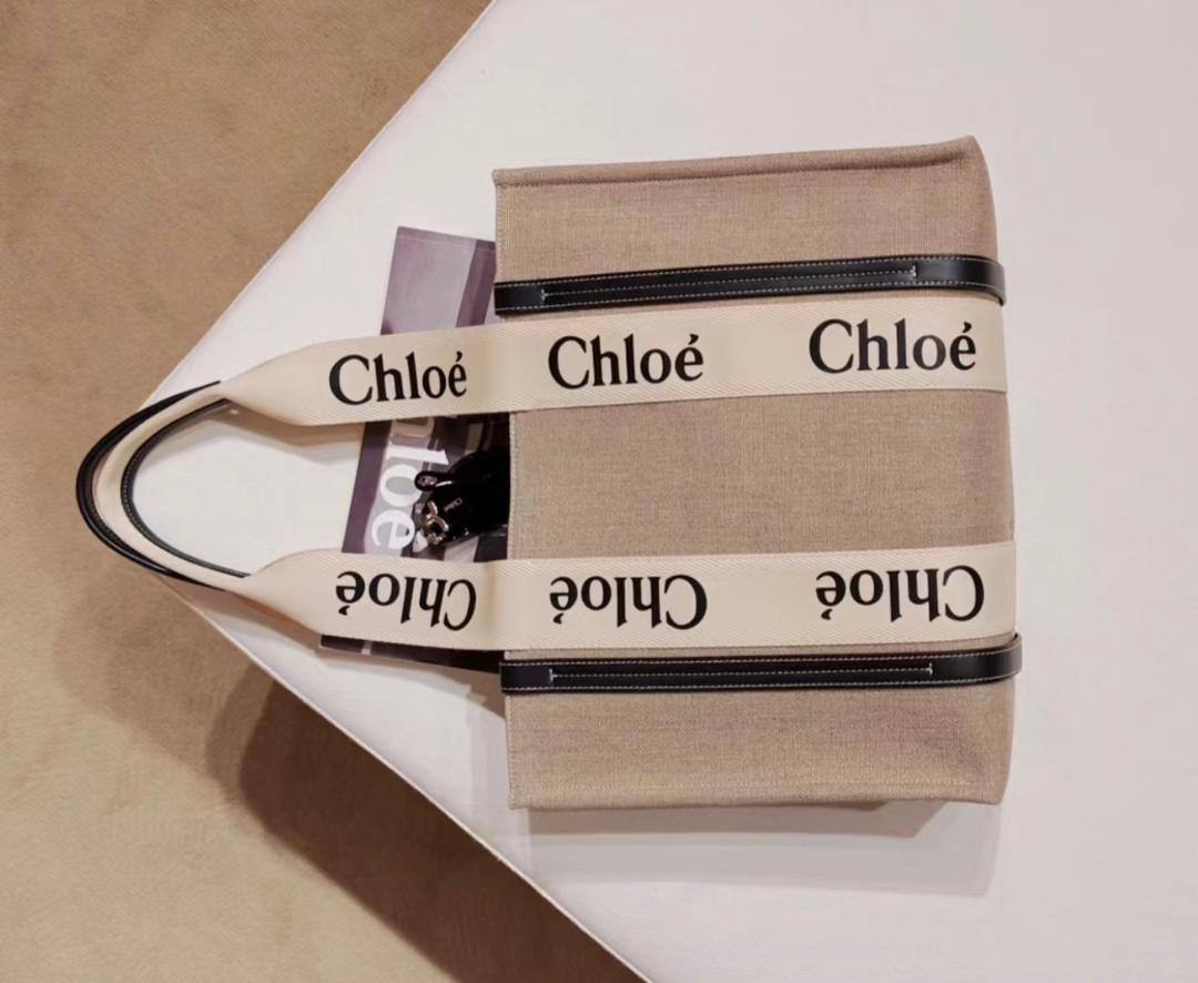 Chloe
95 dhs🪙🌨️
SIZE：37×26×12CM
Good quality

Zain35
♥️♥️♥️