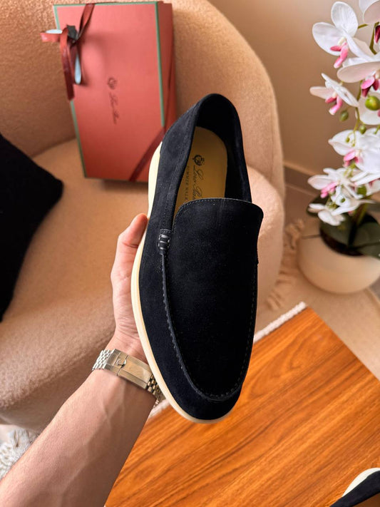 LORO Piana SUMMER WALK
*AAA quality*
*SIZE: 40 to 47*
450 dhs🪙🌺

Zain185
♥️♥️♥️