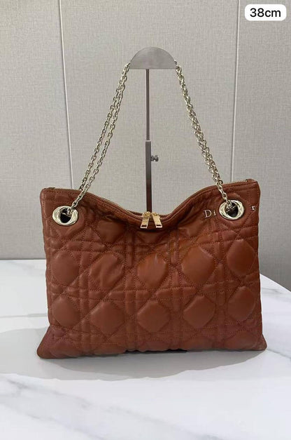 💖 Dior 2026  Spring summer
1️⃣ First quality 
Size : 38 * 38 cm
95 dhs✅

Zain115
♥️♥️♥️