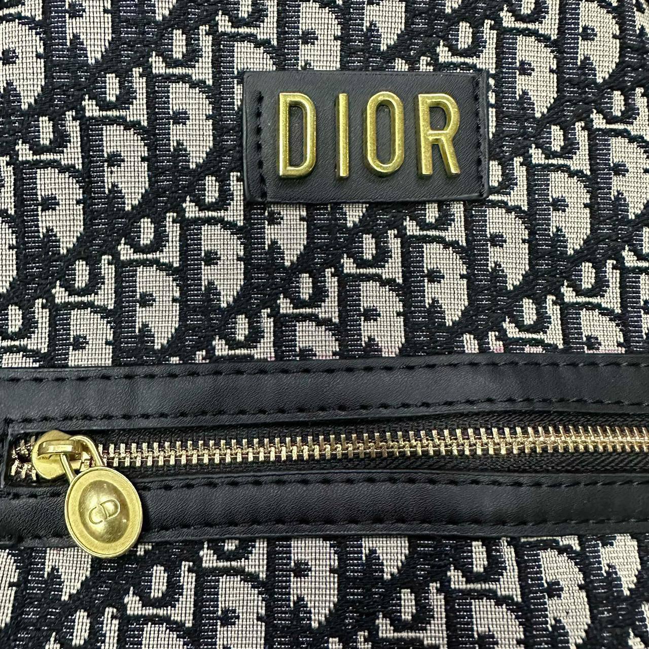 DIOR BACKPACK NEW CAME 
GOOD QUALITY  
90 dhs✅

Zain295
♥️♥️♥️
