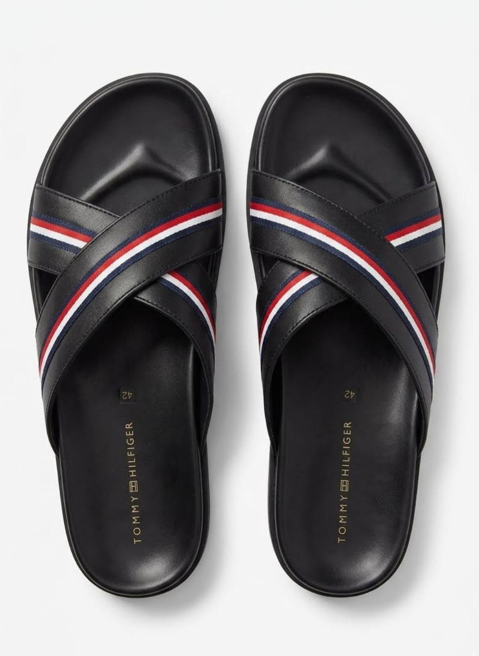 Slippers
Size 40 TO 45 
120 dhs✅

Zain183
♥️♥️♥️