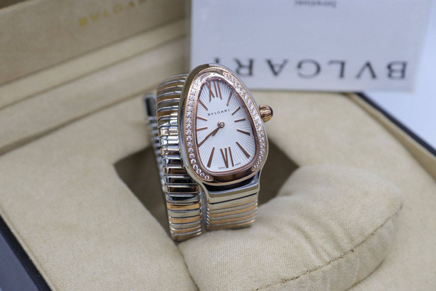 Bvlgari Snake 
260 dhs❣️
Master Quality

Zain33
♥️♥️♥️