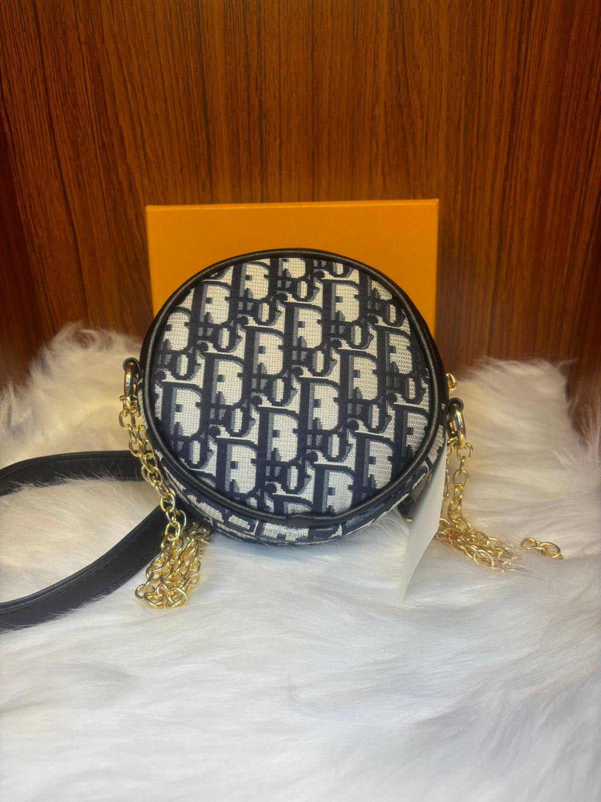 Girl Bag Small Size
70 dhs🗽

Zain151
♥️♥️♥️