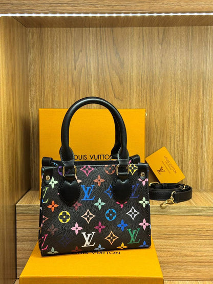 LV

Best quality 

with box
105 dhs🇦🇪🇦🇪

size 18CM

Zain290
♥️♥️♥️