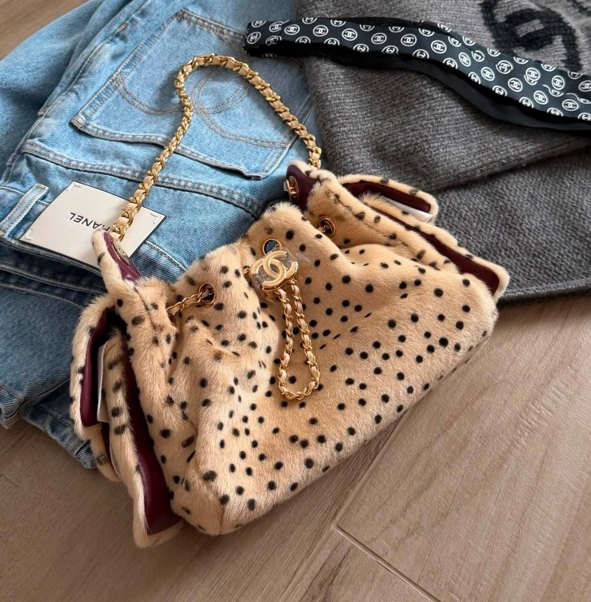 Chanel

280 dhs

Zain134
♥️♥️♥️