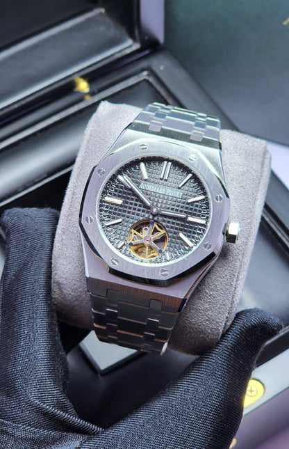 Ap watch for men good quality automatic 
350 dhs❤️💚❤️❤️

Zain59
♥️♥️♥️