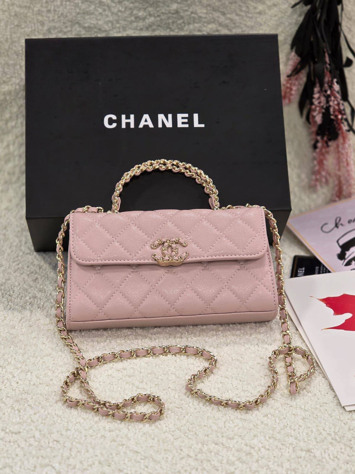 Chanel
Master
         19Cm
250 dhs👑

Zain131
♥️♥️♥️