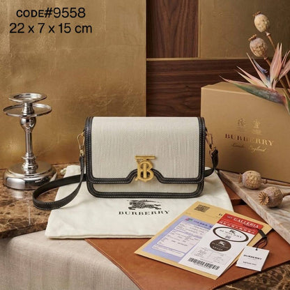 BURBERRY ᴛʙ ʟᴏɢᴏ ғʟᴀᴘ
ʙɪᴄᴏʟᴏʀ ᴄᴀɴᴠᴀs sɪɢɴᴀᴛᴜʀᴇ
ᴡɪᴛʜ ʟᴏɴɢ ʙᴇʟᴛ sᴛʀᴀᴘ
sɪᴢᴇ : 22 cm
ᴡɪᴛʜ BOX
🎁🎁🎁

75 dhs✅

Zain31
♥️♥️♥️