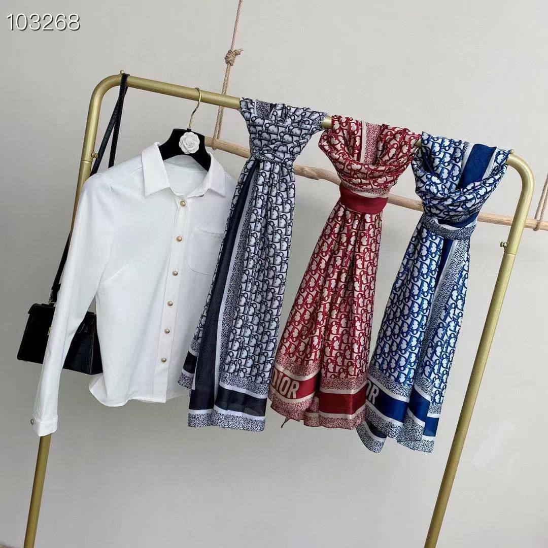 Silk scarf 
40 dhs✅

Zain93
♥️♥️♥️