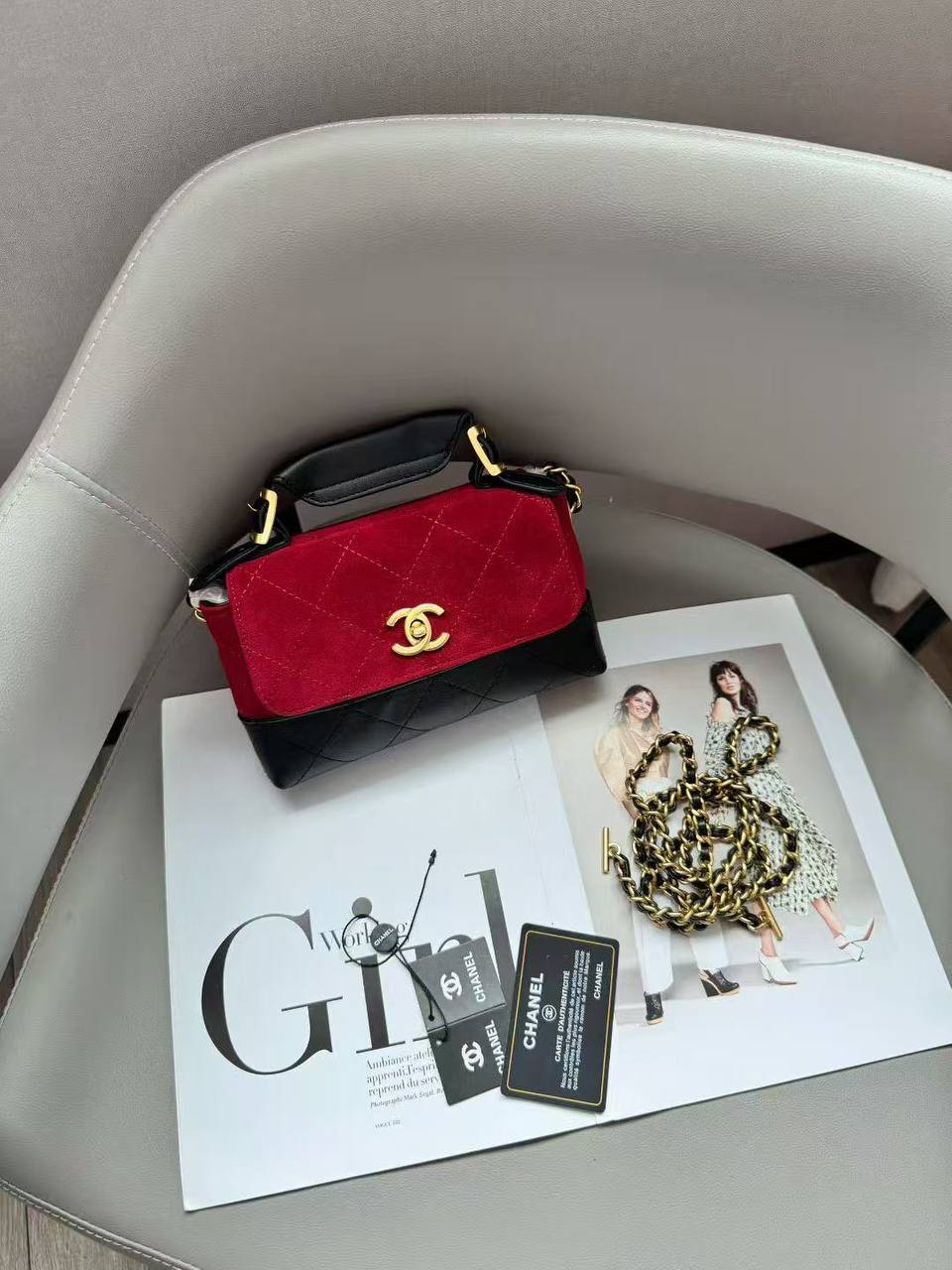 CHANEL
Best quality WITH BOX
95 dhs💛
size 20CM

Zain290
♥️♥️