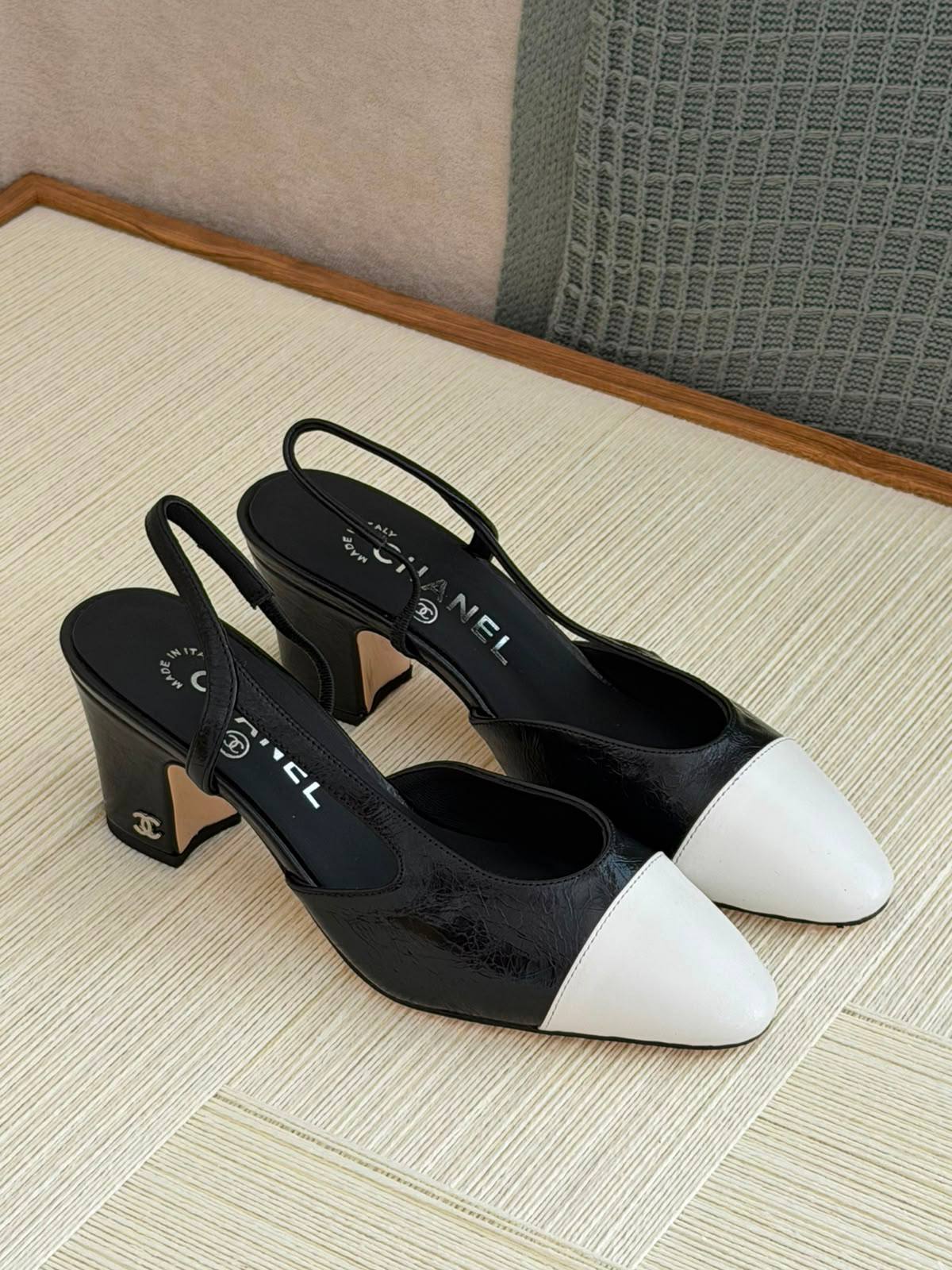 CHANEL
QUALITY:SUPER MASTER 😍💥
SIZE:36 TO 42😍🥰
450 dhs✅

Zain319
♥️♥️♥️
