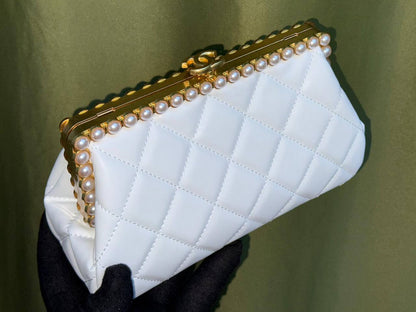 Chanel
with box
230 dhs✅

Zain175
♥️♥️♥️
