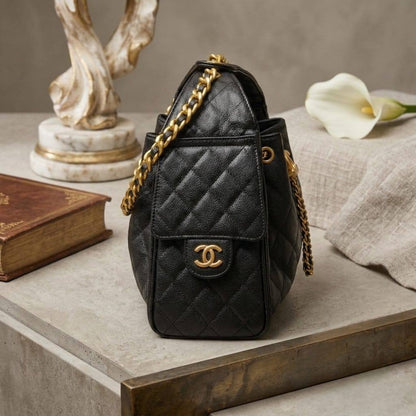 CHANEL 25 ʜᴏʙᴏ ʙᴀɢ
ᴄʀᴀғᴛᴇᴅ ғʀᴏᴍ ɢʀᴀɪɴᴇᴅ
ᴄᴀʟғsᴋɪɴ ɢᴏʟᴅ ʜᴀʀᴅᴡᴀʀᴇ
sɪᴢᴇ : 25 cm
ᴡɪᴛʜ BOX

105 dhs✅

Zain31
♥️♥️♥️