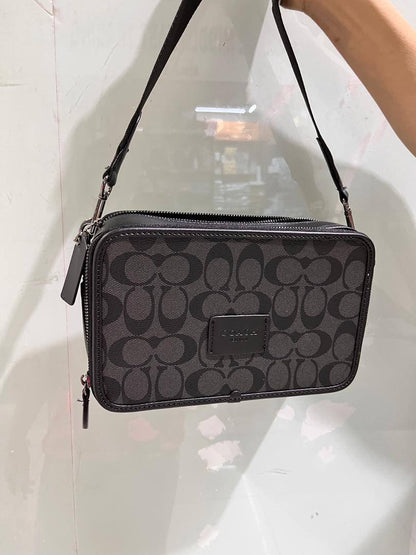 Coach men's bag

85 dhs✅

with box🎁

Zain42
♥️♥️♥️